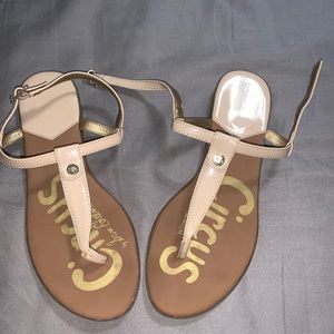 Women’s Flats  Circus By Sam Edelman Sandal  7M